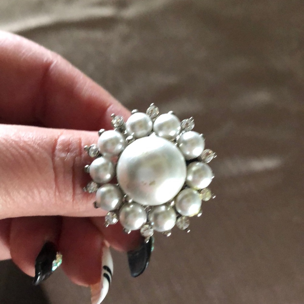 Pearl Statement Ring - Picture 4 of 4